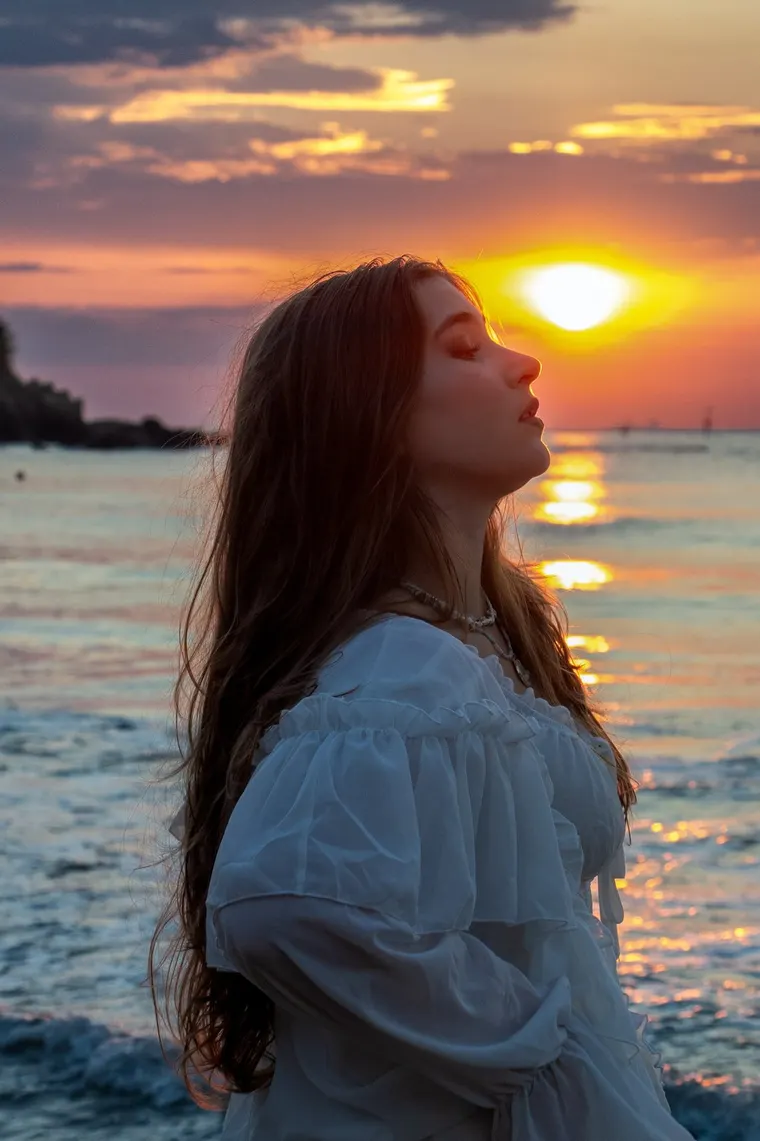 Outdoors vs. Studio: Where the Best Shots Happen – D'POSE STUDIO